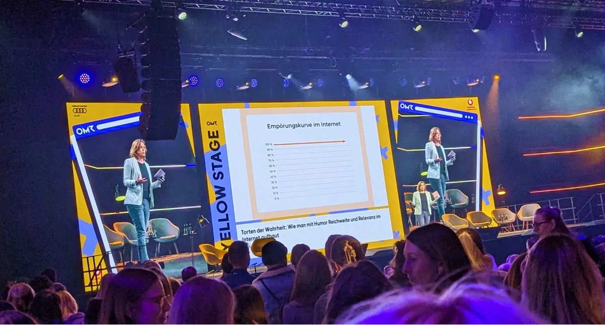 Katja Berlin mit der Empörungskurve im Internet – Humor ist Talent plus Arbeit