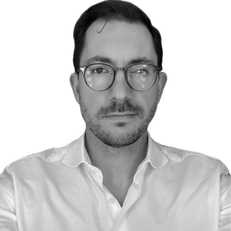 Oliver von Lindeiner Director Teams & Experts